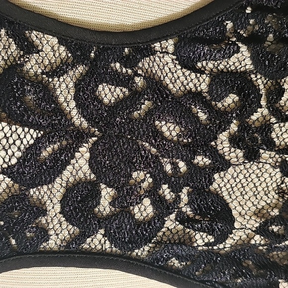 In Bloom Women's Black and Red Paisley Tank Top With Lace Back. Size S/P - Picture 5 of 8